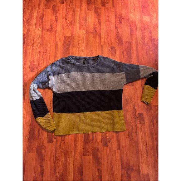 "Alli & Rob"  Multi colored striped oversized sweater. Size large - Picture 5 of 10